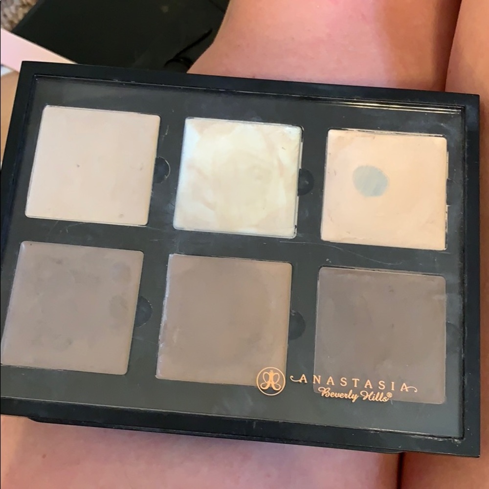 Anastasia contour